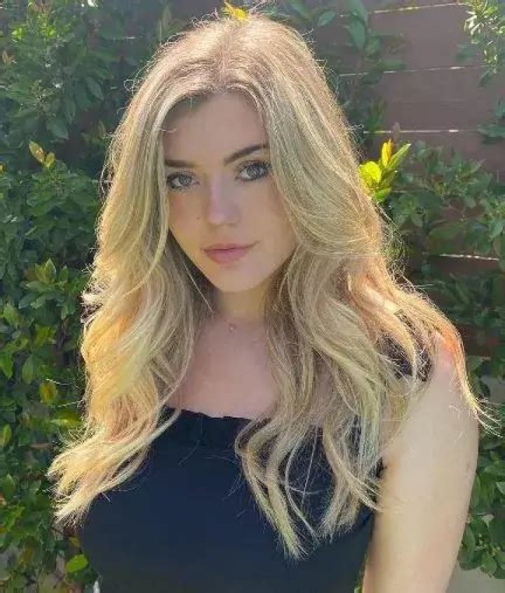 Brookeab [Youtuber] Wiki, Height, Net Worth, Sister & More