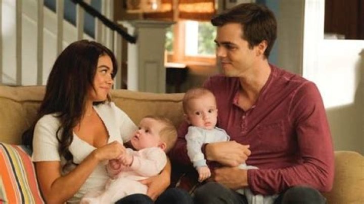 Does Hayley End Up With Andy On Modern Family? – Celebrity