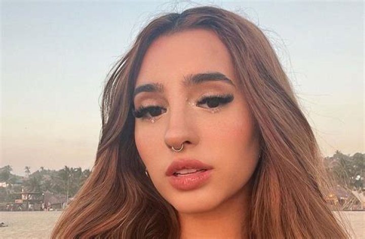 Domelipa in Bathing Suit Says "I Found These Photos" — Celebwell