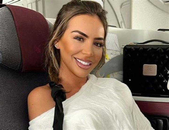 Elma Pazar in Bathing Suit is Missing "the 33 Degree Heat" — Celebwell