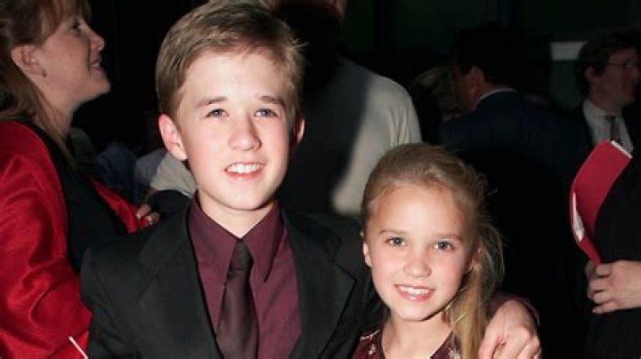 Emily Osment Biography - Childhood, Life, Facts, Family Life of Actress & Singer