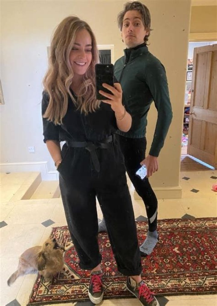 Fleur de Force – Bio, Facts, Family Life of British Beauty & Fashion Vlogger