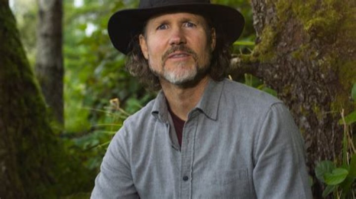 How Long Did Mike Lowe Last On Alone? – Celebrity