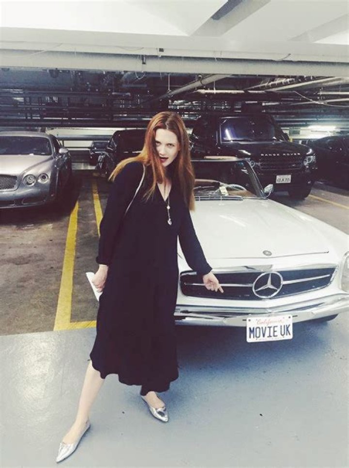 
How Much Money Does Bonnie Wright Make? Latest Income Salary
