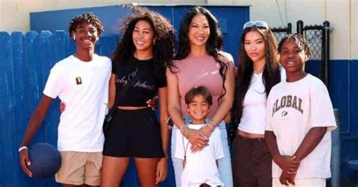 
How Much Money Does Kimora Lee Simmons Make? Latest Income Salary
