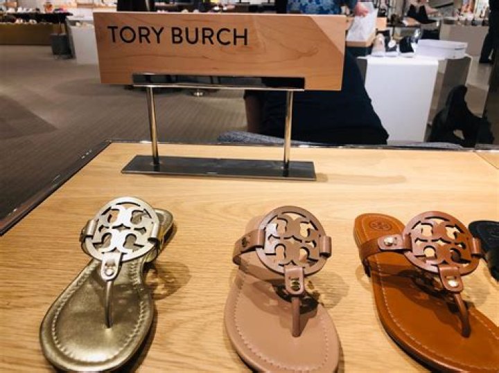 
How Much Money Does Tory Burch Make? Latest Income Salary
