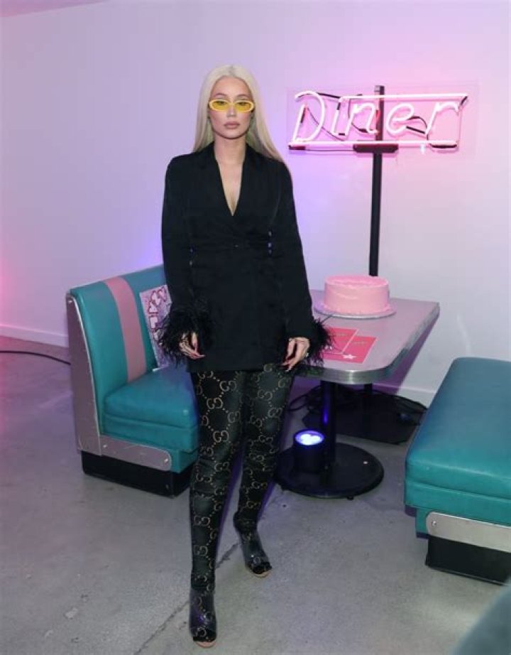 Iggy Azalea in Bathing Suit Enjoys "Winter" Night in Steamy Pool — Celebwell