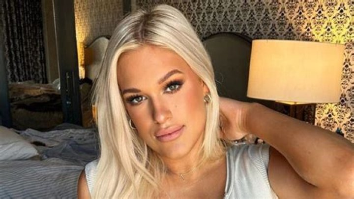 Jadyn Jannasch in Bathing Suit is "Yours" — Celebwell