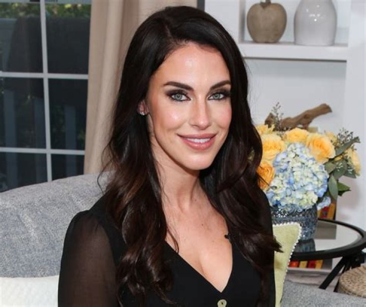 Jessica Lowndes in Two-Piece Workout Gear Says "You'll Feel a Lot Better"