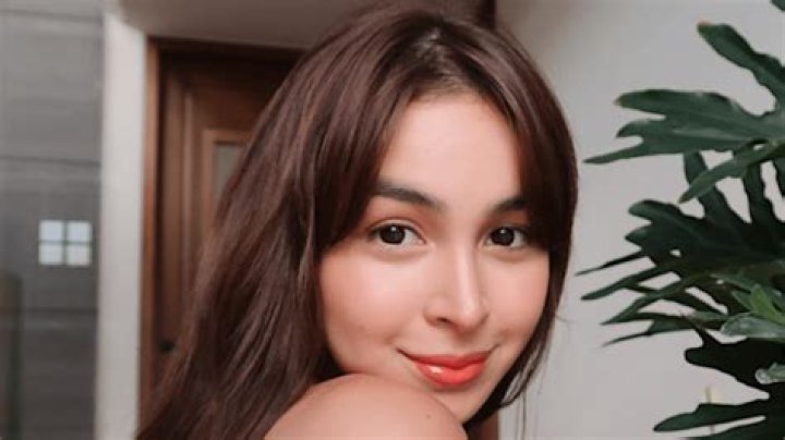 Julia Barretto in Bathing Suit Says "Join Us" — Celebwell