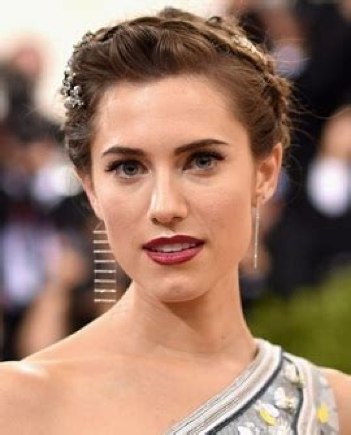 Julia Stiles Body Measurements Height Weight Bra Size Age Vital Stats