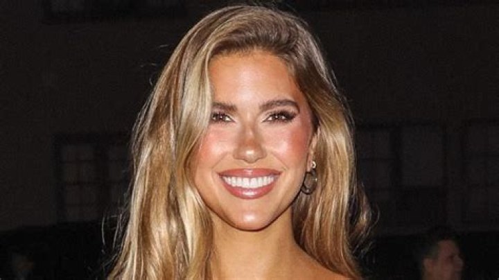 Kara Del Toro in Bathing Suit Shares "Cabo Dump" — Celebwell