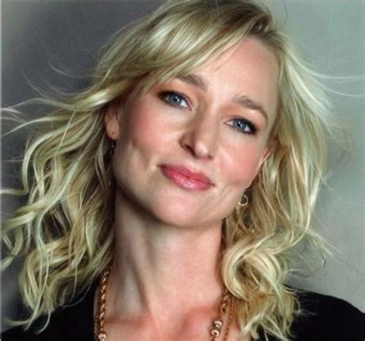 Kari Matchett Bra Size, Age, Weight, Height, Measurements