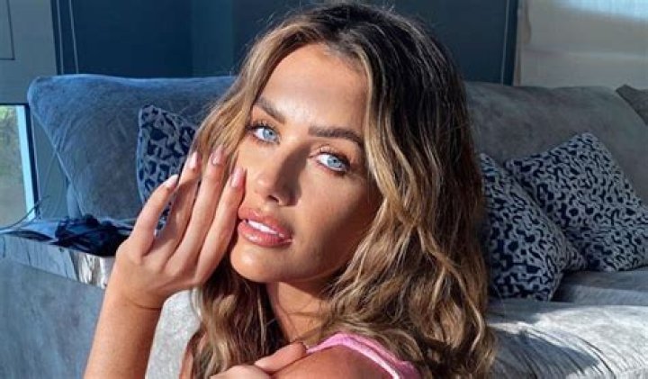 Laura Anderson in Bathing Suit Takes "Some Much Needed R&R" — Celebwell