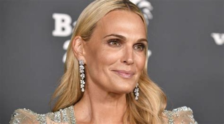Molly Sims Bra Size, Age, Weight, Height, Measurements