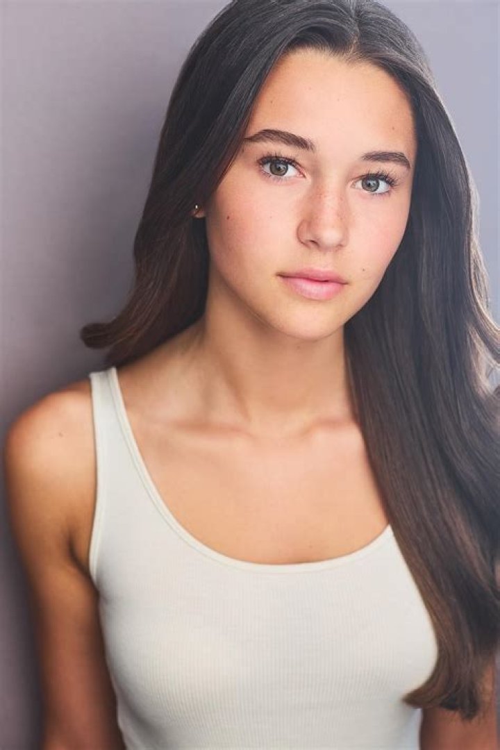 Natalia Mann Wiki, Age, Height, Parents & Hannah