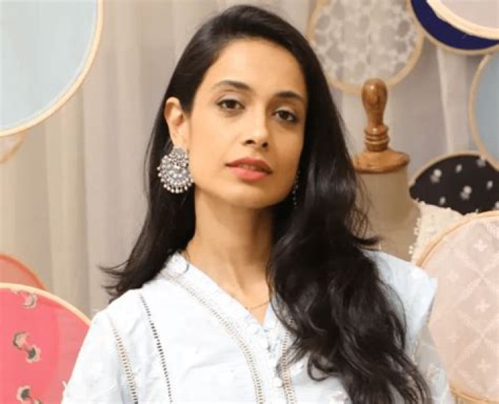 Sarah Jane Dias Shares Swimsuit Photo of "Bond Girl Moment"