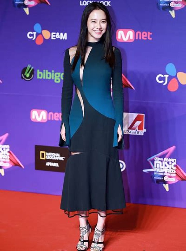 Song Ji-hyo Height Weight Shoe Size Body Measurements Facts