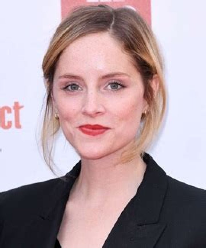 Sophie Rundle Height Weight Bra Size Body Measurements Facts