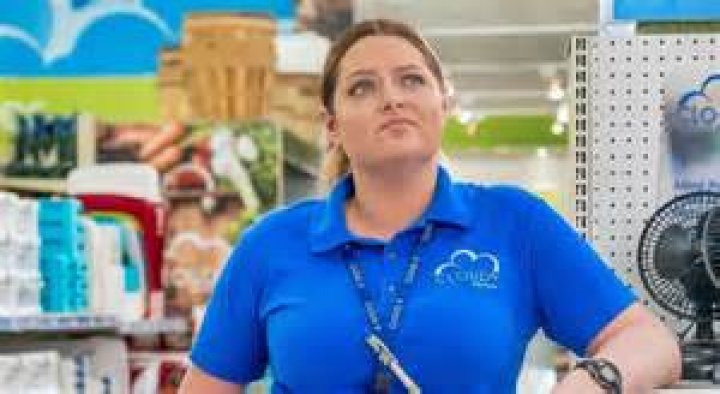 Superstore's Lauren Ash in Workout Gear Has "Love at First Sight"