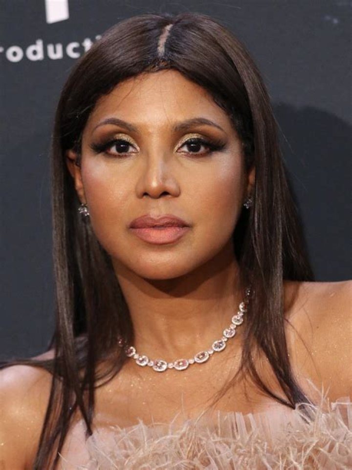 Toni Braxton Biography - Facts, Childhood, Family Life & Achievements