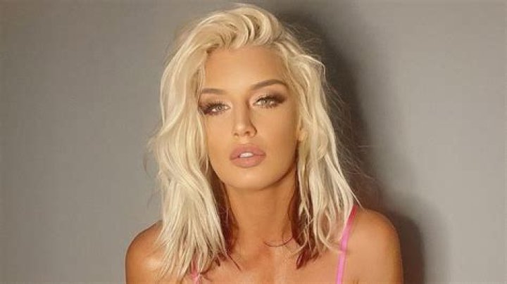 Toni Storm in Bathing Suit Says Hi to "My Friends" — Celebwell