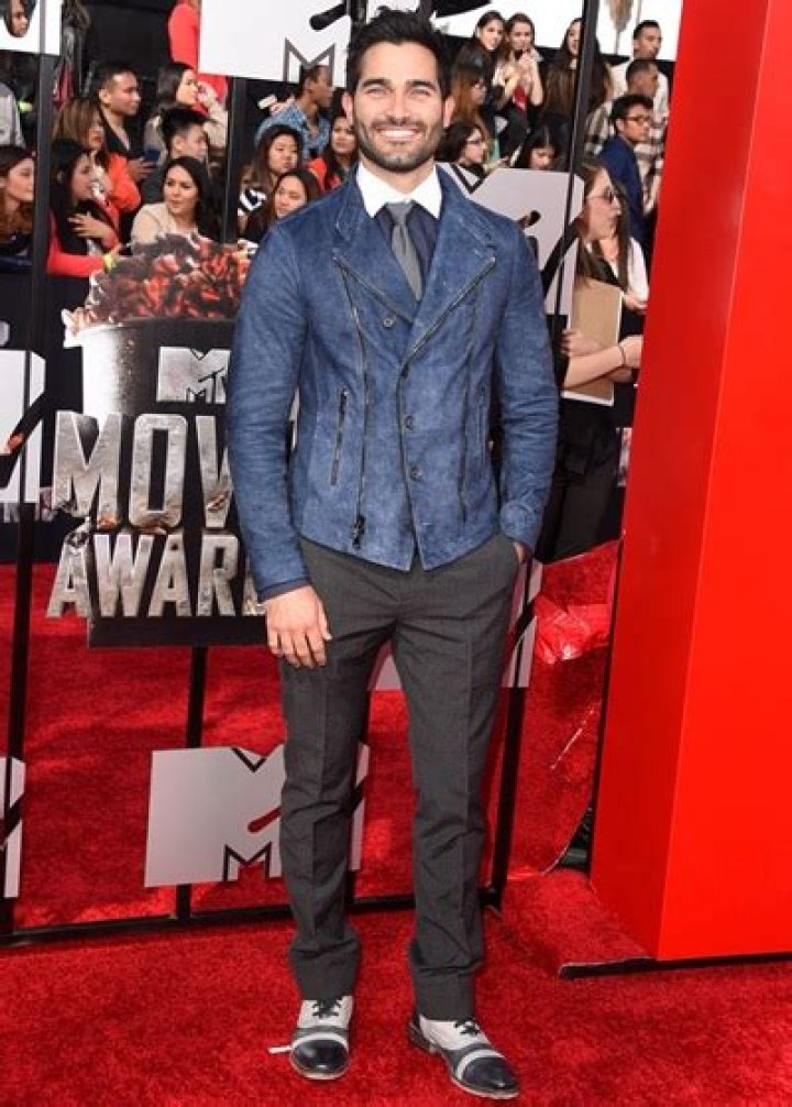 Tyler Hoechlin Height Weight Age Body Measurements Stats Facts Family