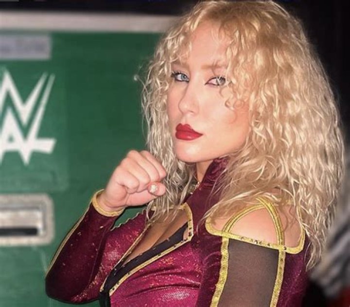 WWE's Nikkita Lyons in Yankees Shirt and Two-Piece is a "Goddess" — Celebwell